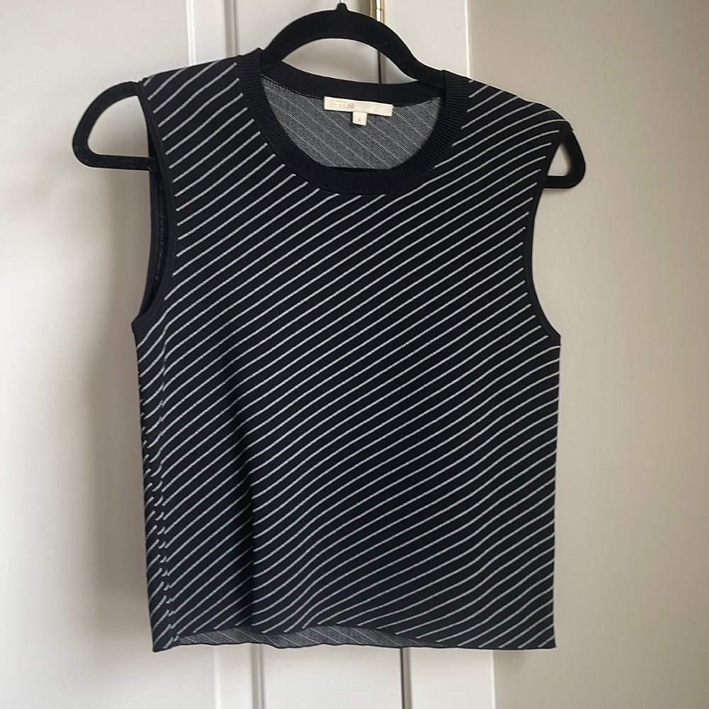 Black cropped maje top